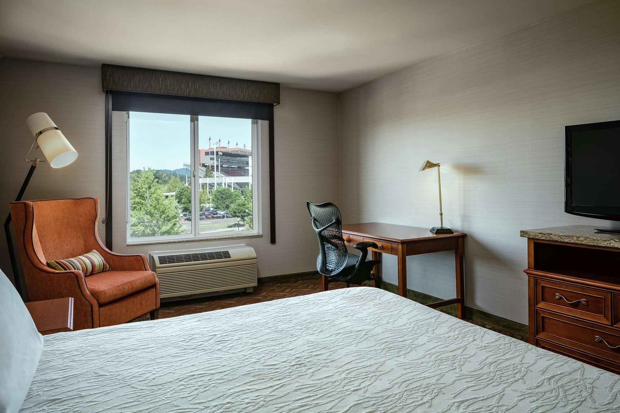 Hilton Garden 3*