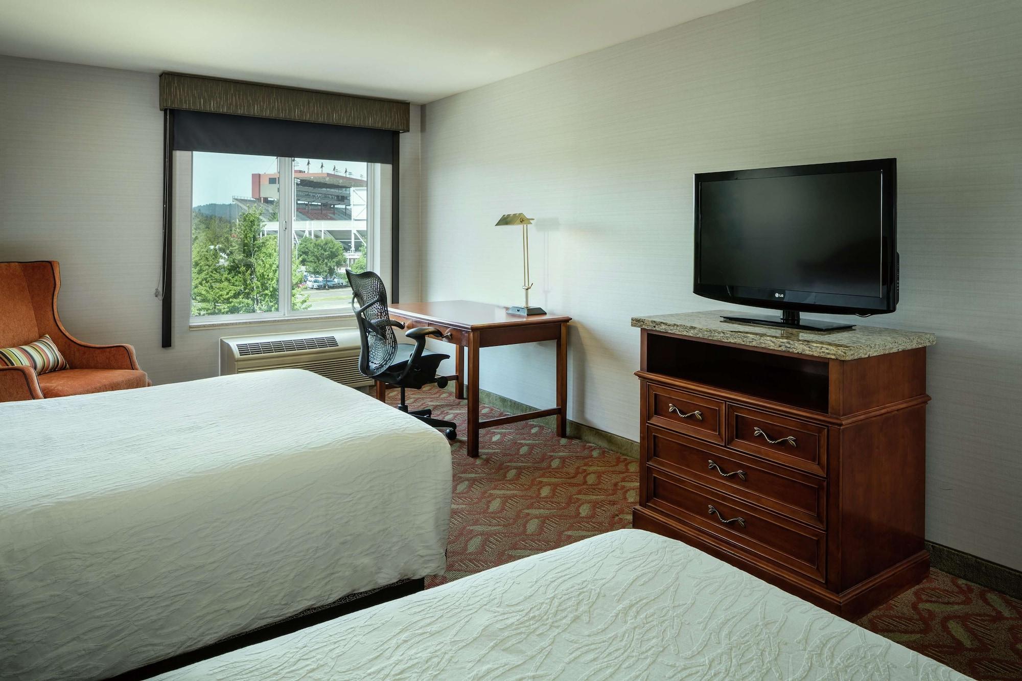 Hilton Garden Hotel 3*